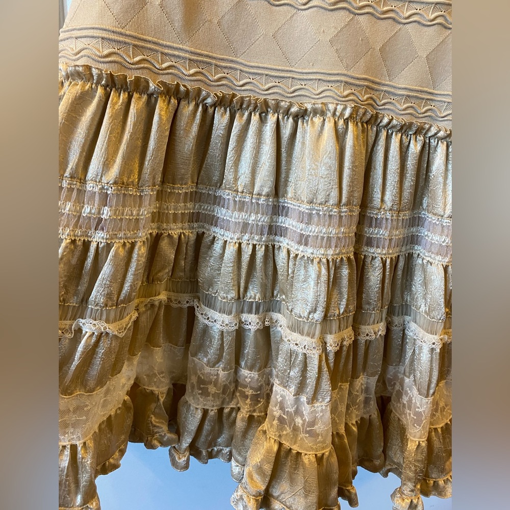 Bebe beige summer dress in size M. Stretchy - Picture 3 of 7